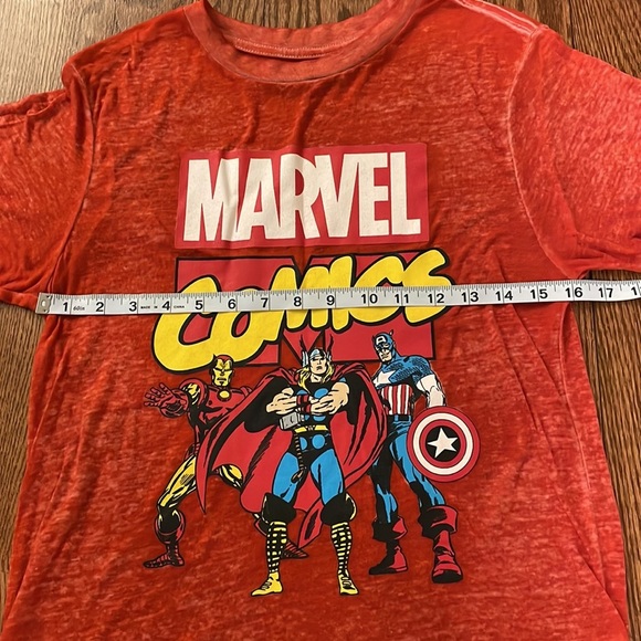 MARVEL COMIC juniors T shirt red with superheroes front very lightweight soft Sm - Picture 7 of 9